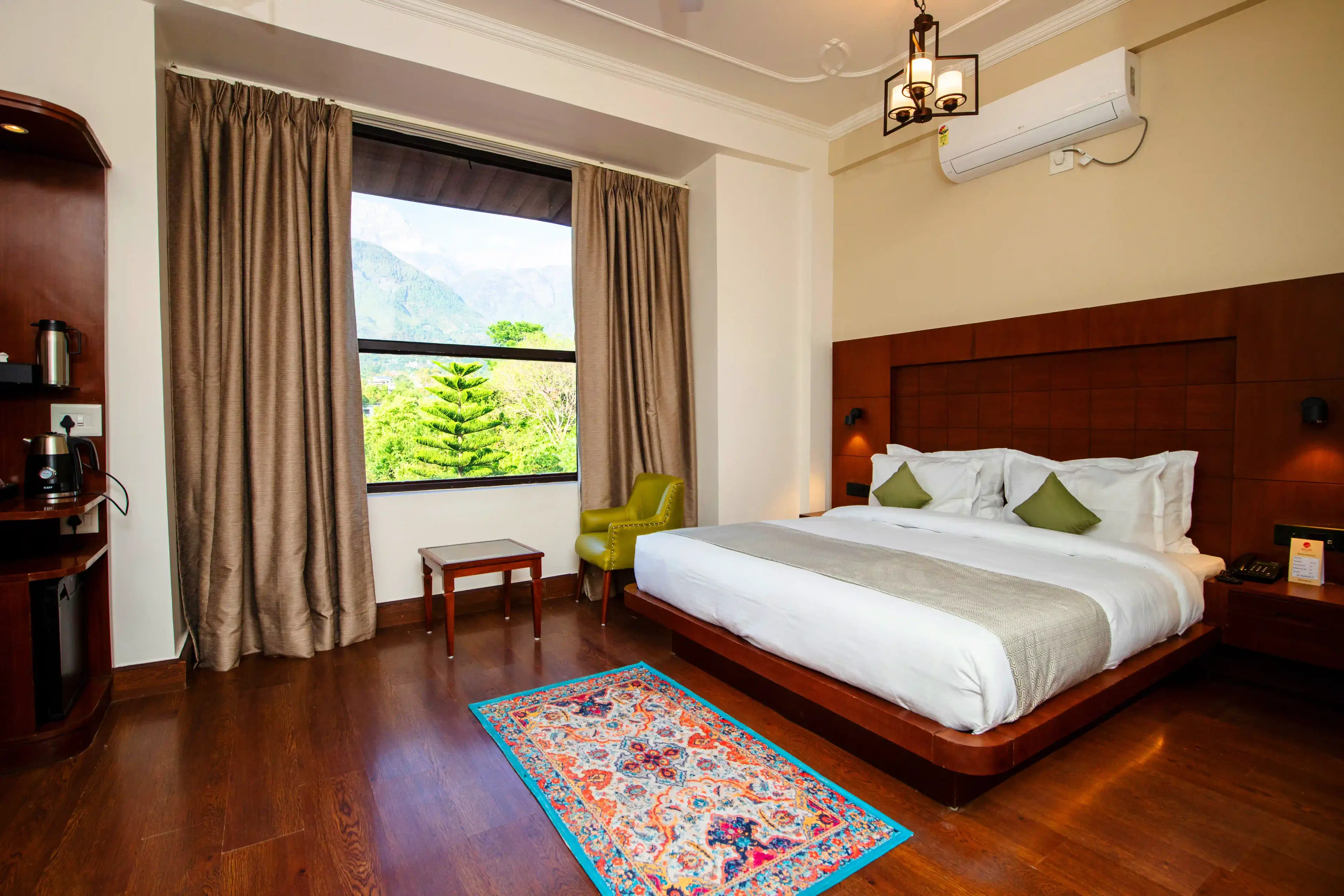 Deluxe Premium Mount View Room